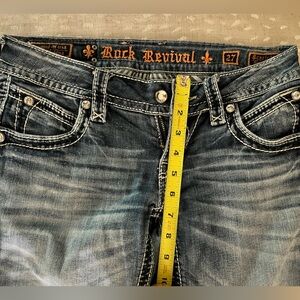 Rock Revival Straight leg Low Rise “Scarlett”Jeans